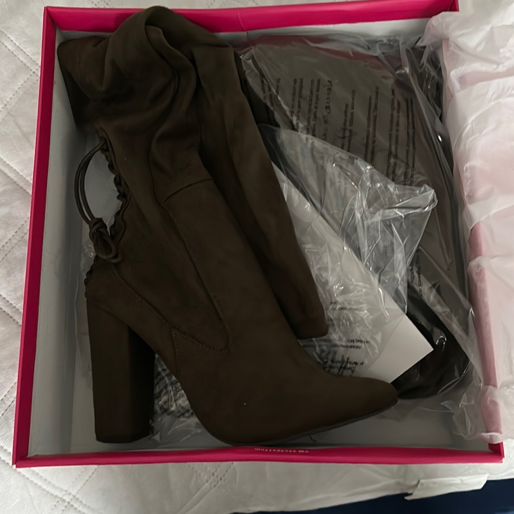 Olive Thigh high Heeled boots
